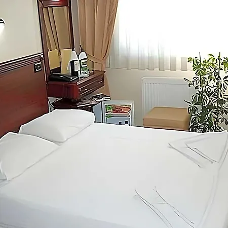 Abella Hotell 3*